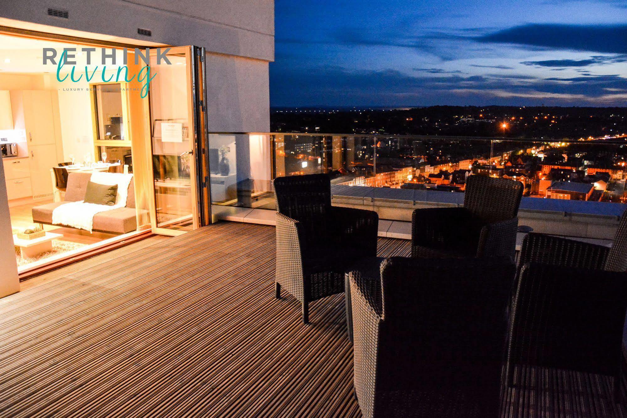 Отель The Penthouse At Hewitt Ридинг Экстерьер фото